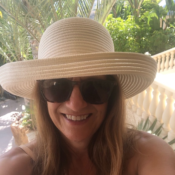 karin_hall